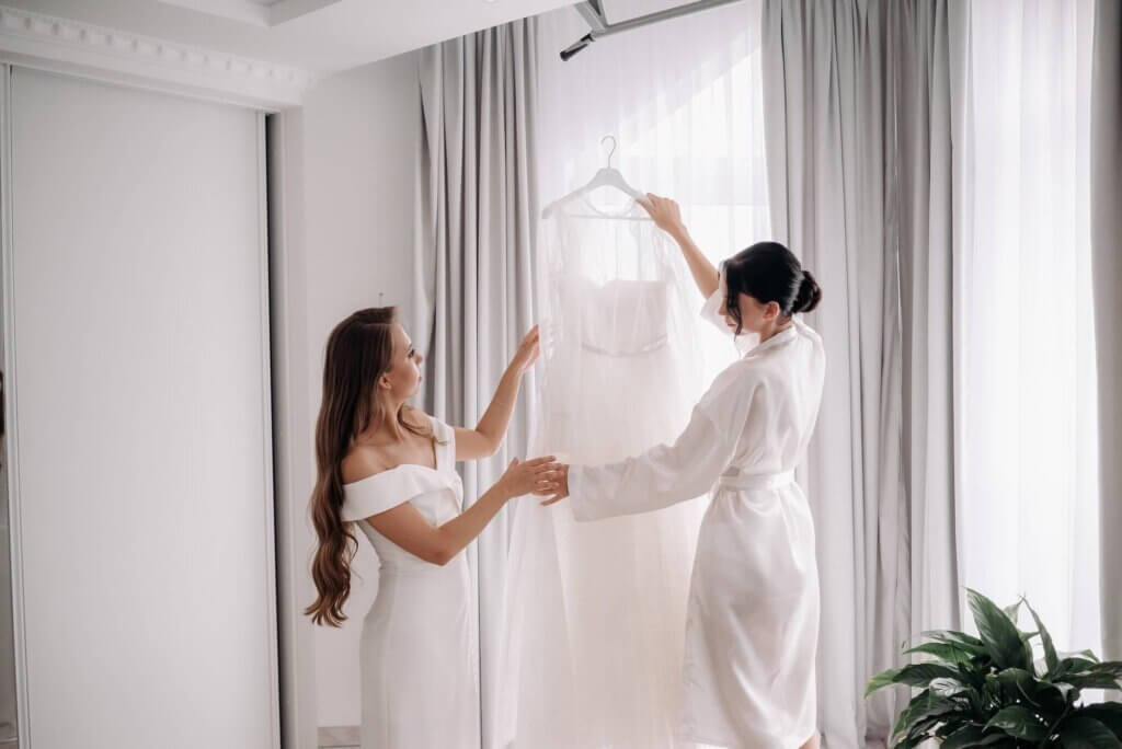 ウェディングドレスショップ