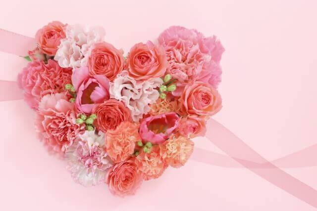 バラを寄せ集めて作ったハート