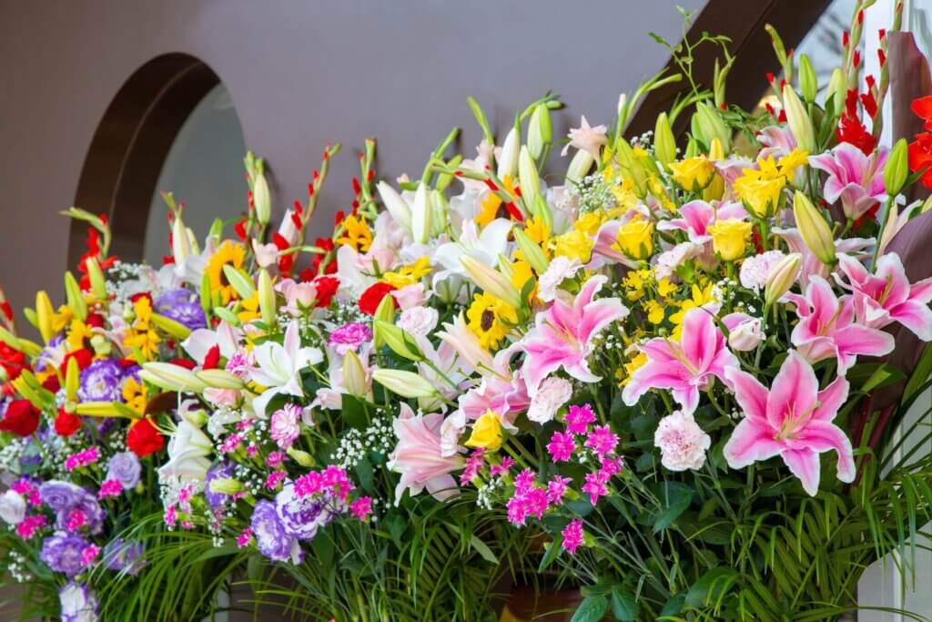 フラワーブッフェで並べられた切花