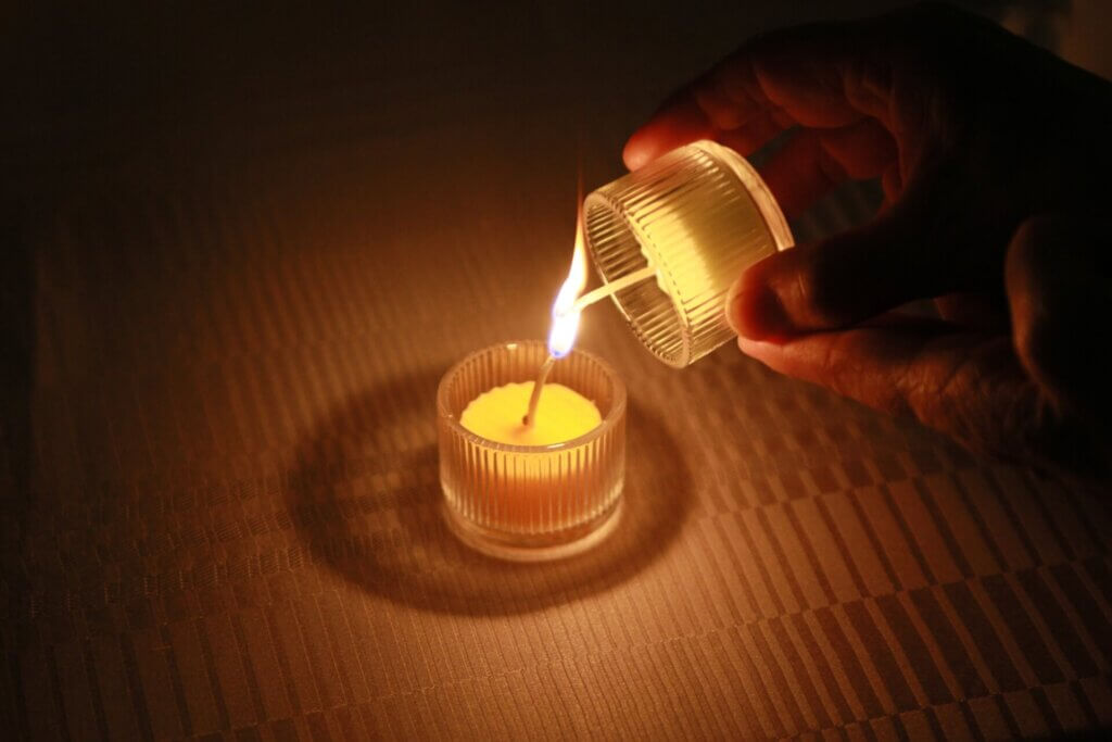 キャンドレリレーしている写真