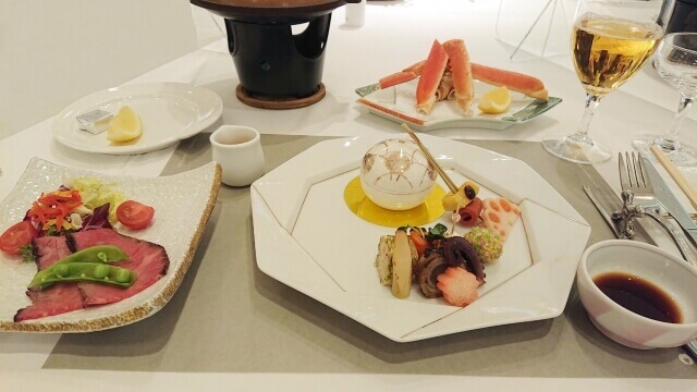 和洋折衷スタイルの披露宴メニュー